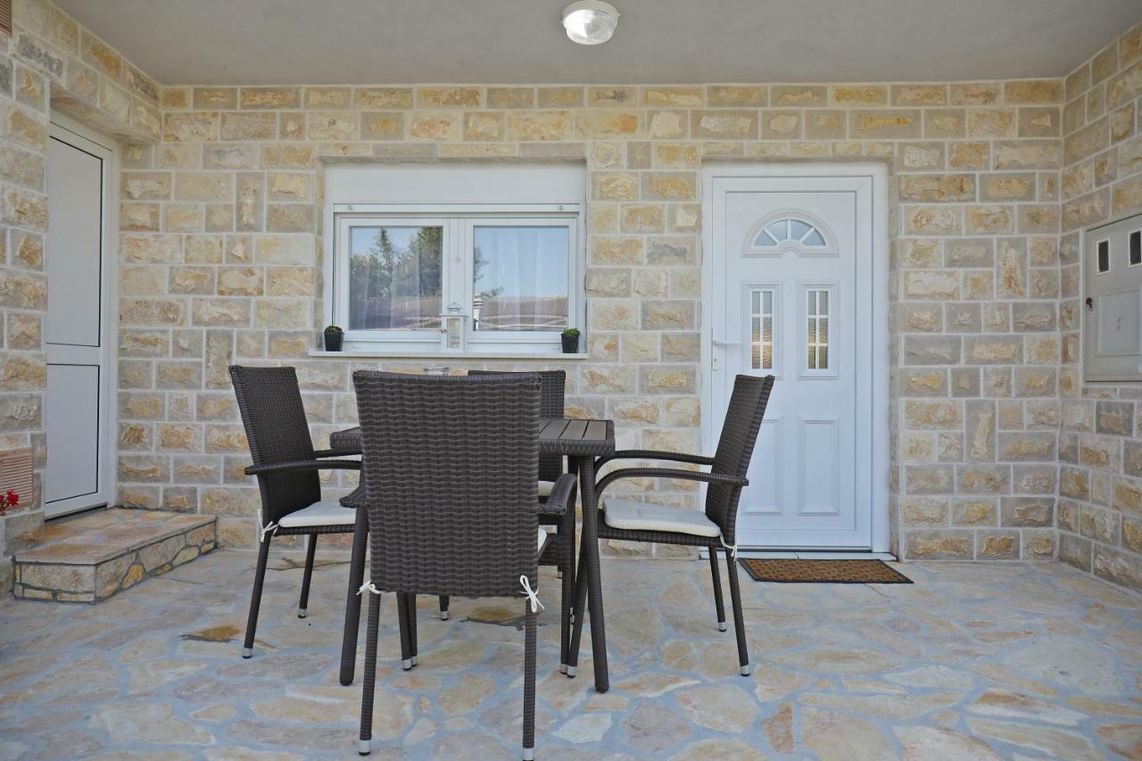 Apartmani Neva, Pridraga Luaran gambar