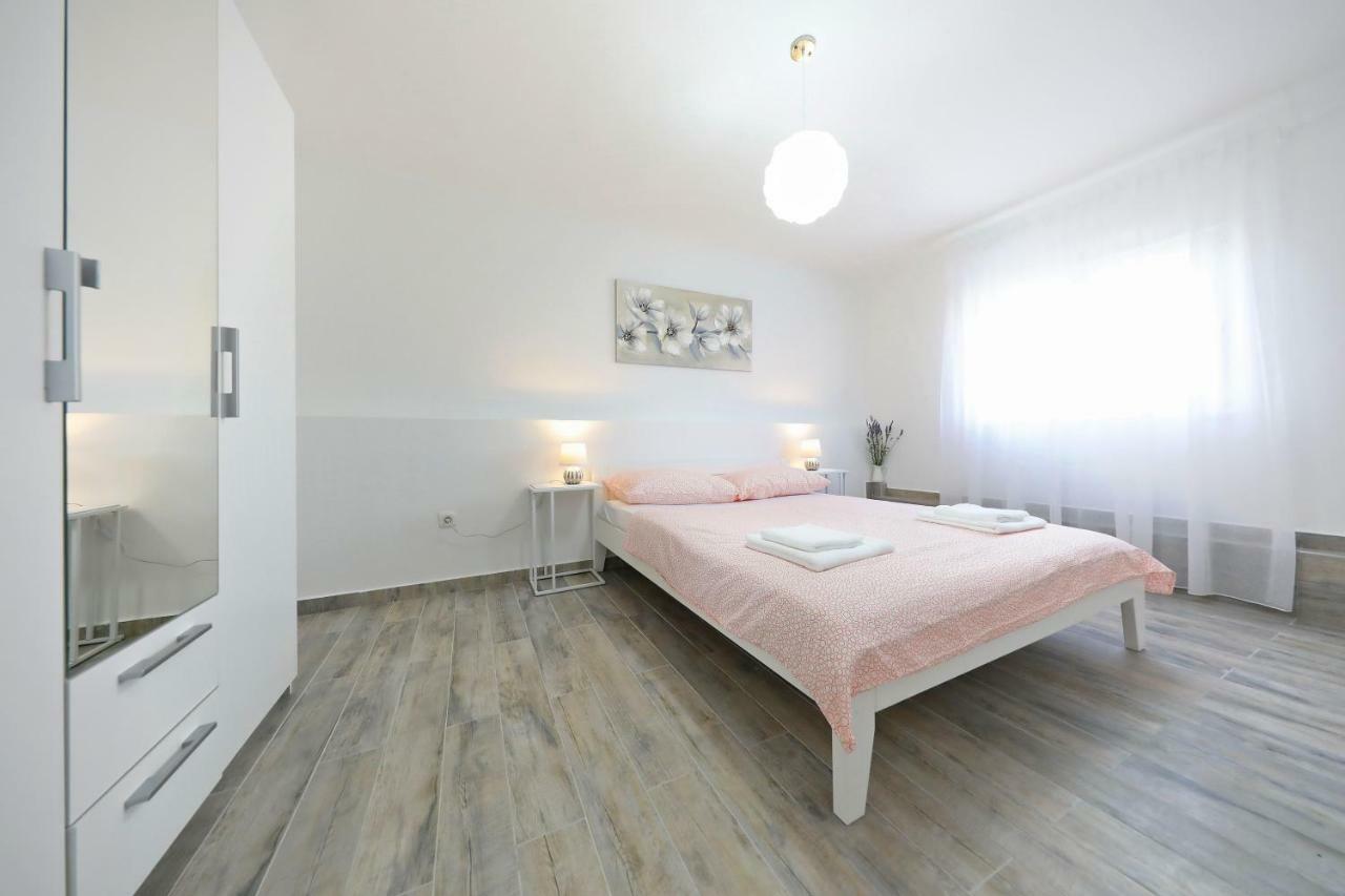 Apartmani Neva, Pridraga Luaran gambar
